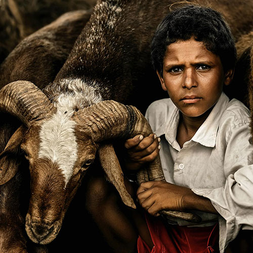 MUSE Photography Awards Platinum Winner - The little boy from Hampi by Arjun Kamath