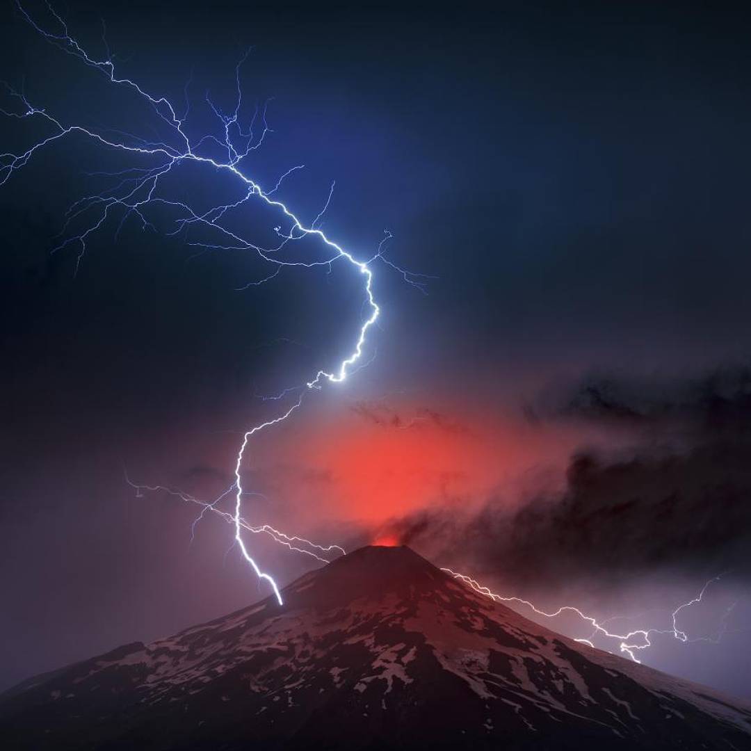 MUSE Photography Awards Platinum Winner - Villarrica volcano by Francisco Negroni