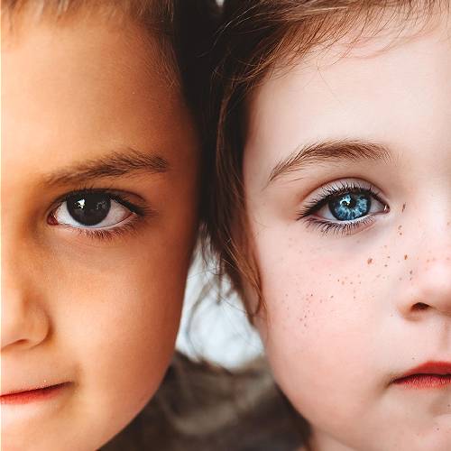 MUSE Photography Awards Gold Winner - Siblings by Dana Hanley