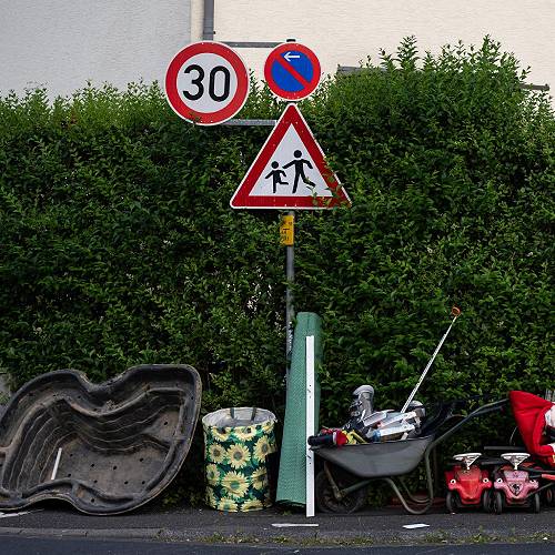 MUSE Photography Awards Gold Winner - Street Goods by Thomas Schlereth