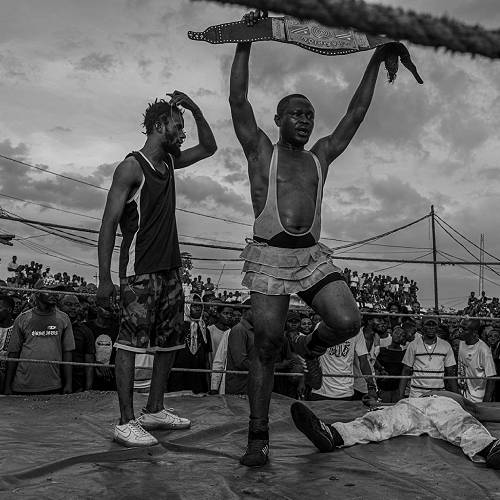 MUSE Photography Awards Gold Winner - Woodoo wrestling by Jan Grodza