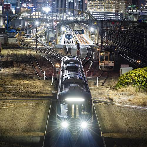 MUSE Photography Awards Platinum Winner - Traveling by Shirley Wung