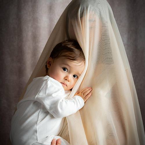 MUSE Photography Awards Gold Winner - Behind Motherhood by Aya Kishimoto