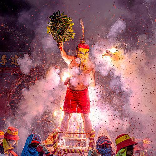 MUSE Photography Awards Gold Winner - Bombing Master Han Dan by JIACHENLIN