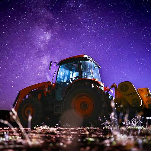 2026 MUSE Photography Winner - Tractor on the Milky Way by Tea Chen 