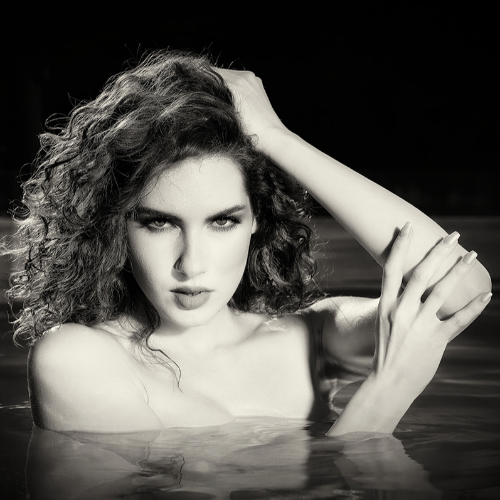 Magnetic allure at night 